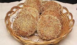 烧饼父母爆料是真的吗视频,烧饼父母爆料视频真实性揭秘