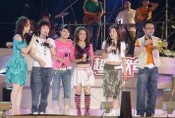 娱乐吃瓜酱女声唱的歌,女声演绎的甜蜜旋律，带你领略音乐的魅力